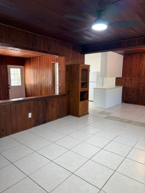Living room - 1601 Turner St Unit N/A