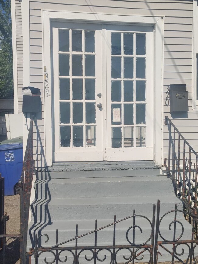 Photo - 322 Catherine St