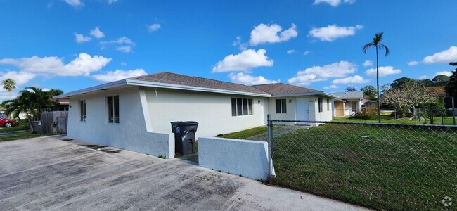 Building Photo - 9164 W Highland Pines Blvd Rental