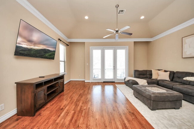 Photo - 2519 St Emanuel St Apartment Unit ID1241246P