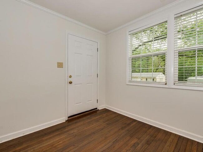 Photo - 5113 Valley Stream Rd