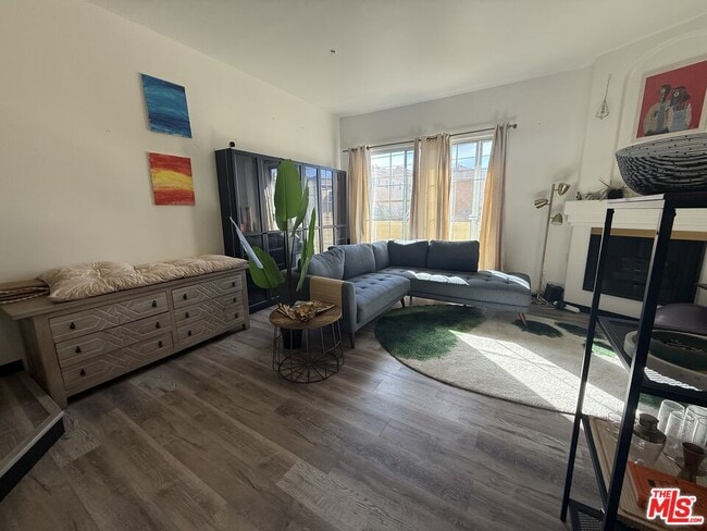 7033 S La Tijera Blvd Unit G101