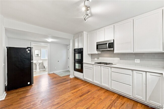 Photo - 12 Baynes St