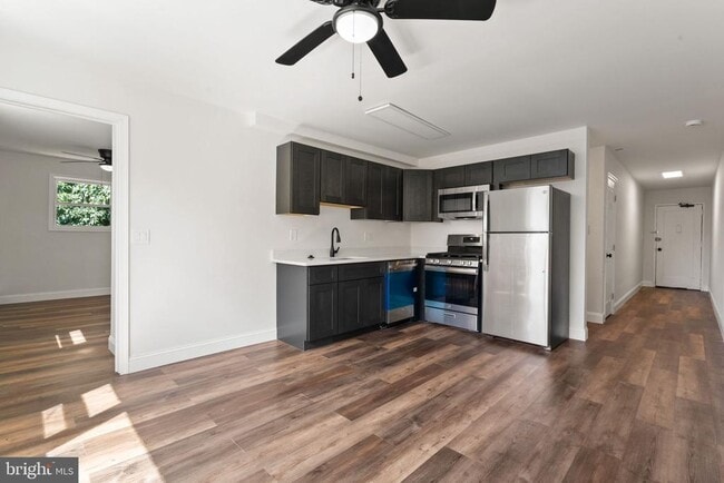 Photo - 610 57th St NE Unit 202