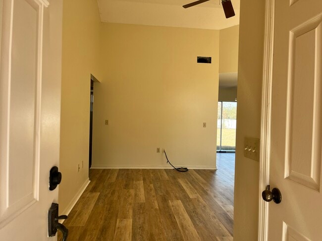 Photo - 4993 Reagen Way