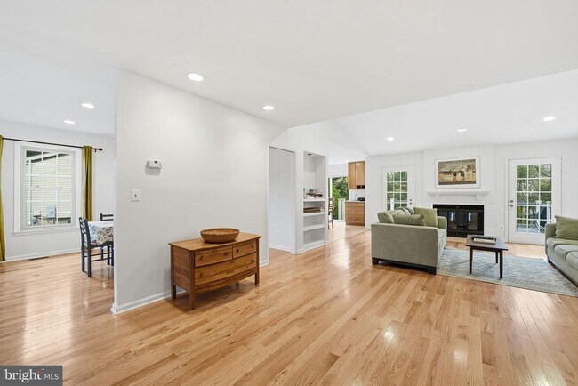 Photo - 9420 Lakeside Dr