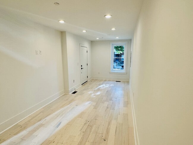 Photo - 1314 1/2 5th St NW Unidad 1