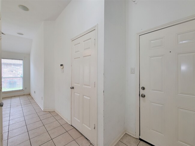 Photo - 16006 Hiram Clarke Rd