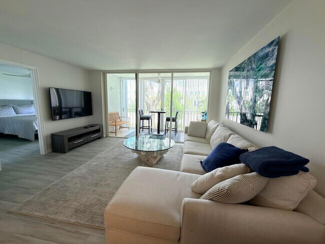 Photo - 4242 Deste Ct Unit 208