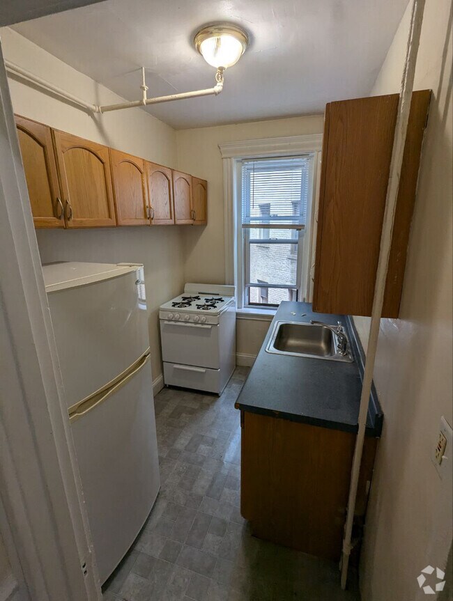 Building Photo - 376 Riverway Unit 21 Rental