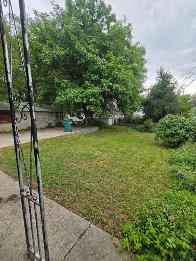 840 E 350 N St Unit Crothall (entire house)