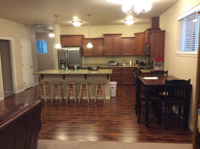 Photo - 7613 Columbia Way NE