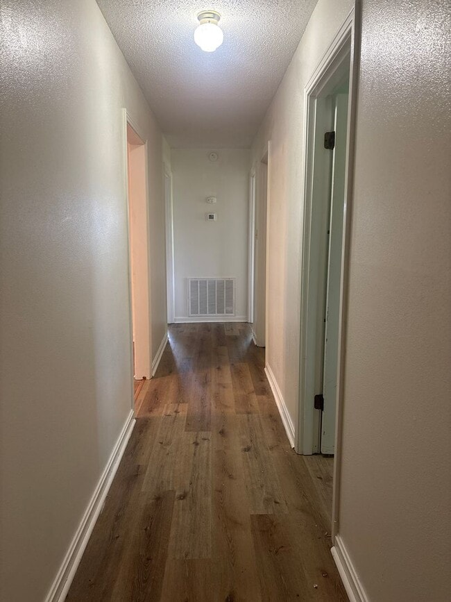 Photo - 5032 Anderson St