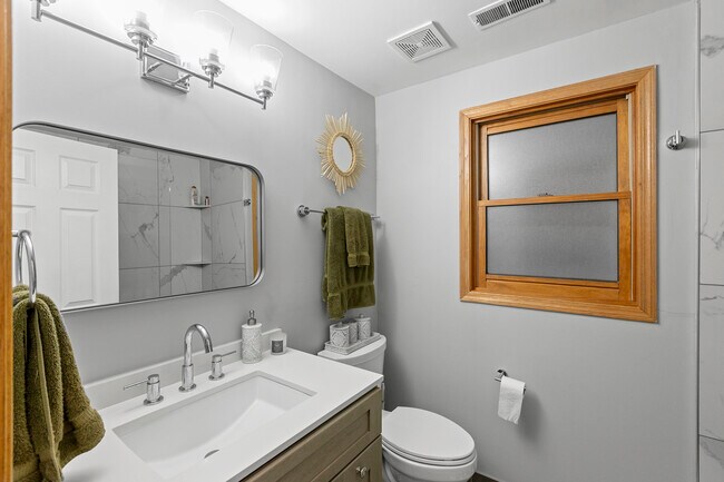 Photo - 2033 W Huron St Unit 1