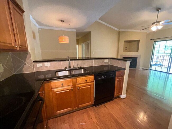 Photo - 119 Sterling Oaks Dr