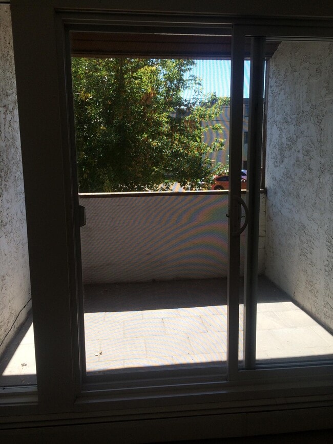 Building Photo - 0 Bed 0 Bath Unit 3