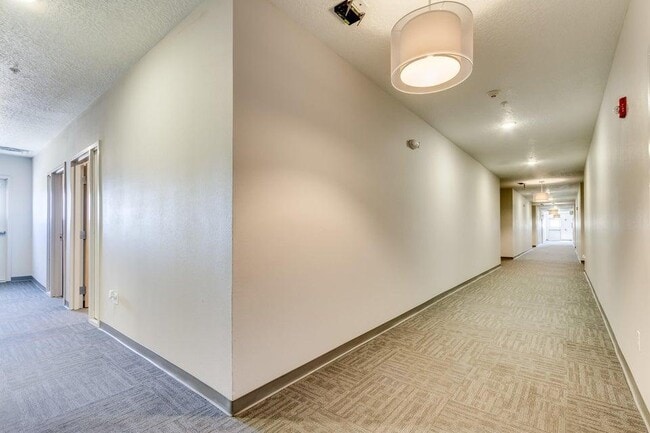 Photo - 950 4th St SW Unidad 303