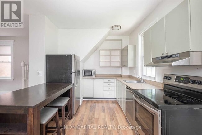 Photo - 207 Perry St