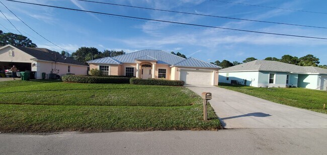 Photo - 1049 SW Ingrassina Ave