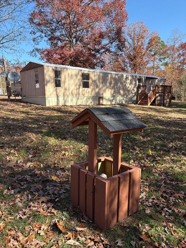 Photo - Spacious singlewide on private lot!