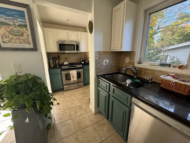 Photo - 186 Selvage Ave