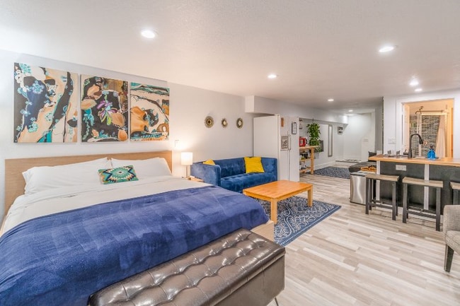 Photo - 706 E Stuart St