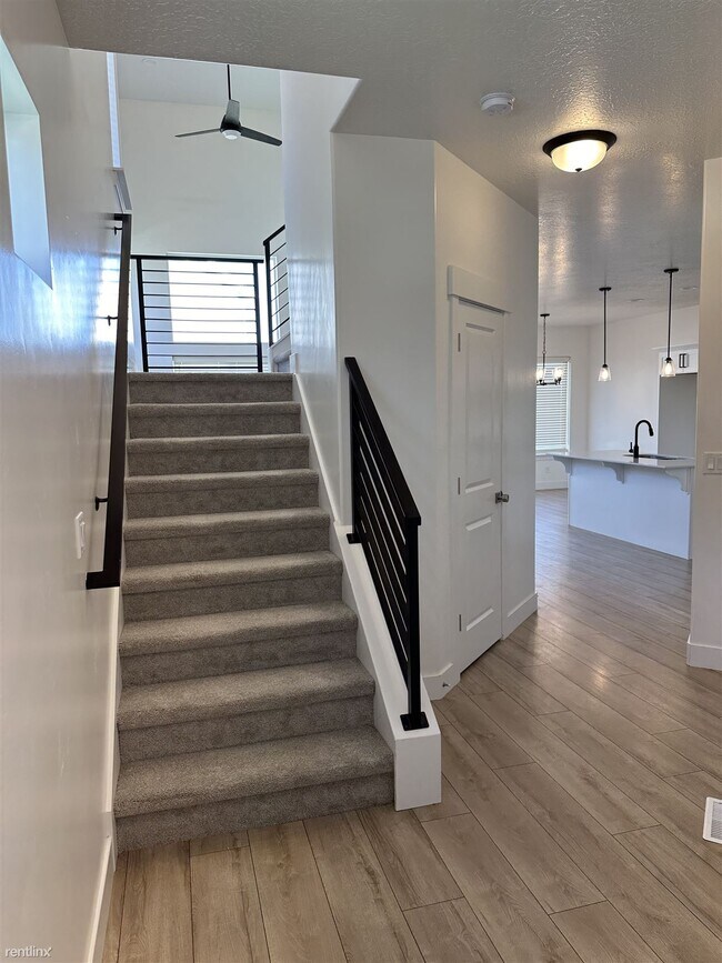 Photo - 4 br, 3.5 bath Townhome - 13103 S Keegan Dr