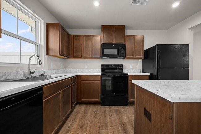 1018 Cambria Ln