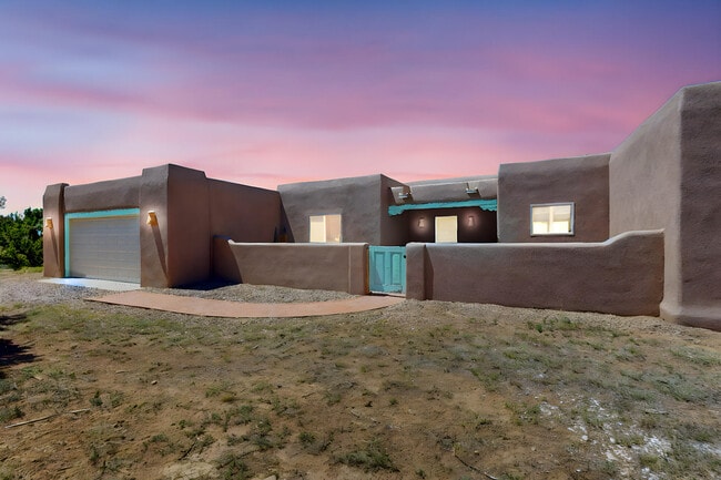 Building Photo - 45 Encantado Loop Rental