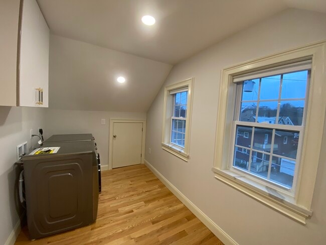 Photo - 585 Highland Ave