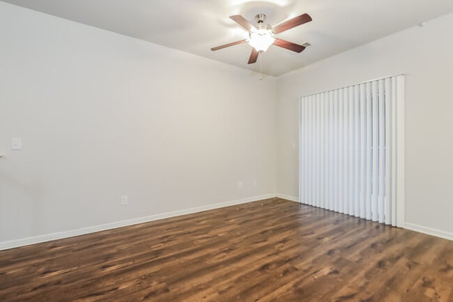 Photo - 1950 Old Dogwood