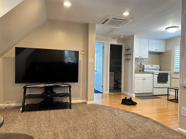 Photo - 12 Bunnell Pl