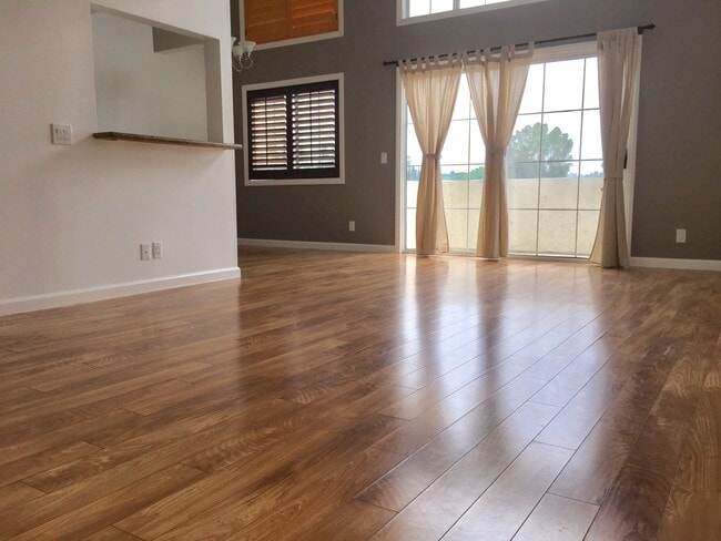 Building Photo - 21529 Saticoy St Unit 210