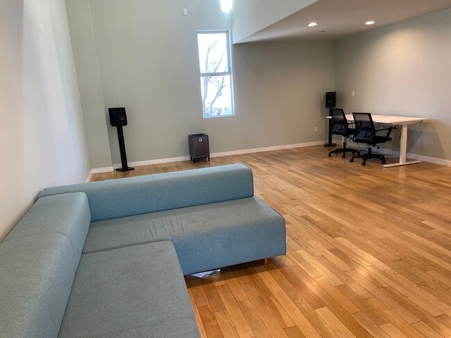 Sala de estar - 2640 Lincoln Blvd Unidad Loft Style 1 Bed