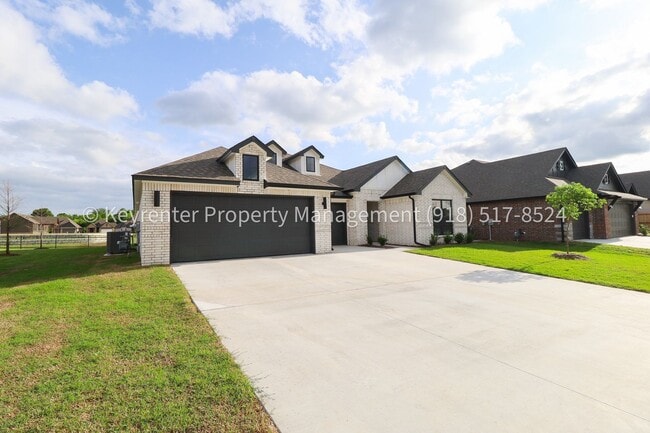 Photo - Stunning New Construction Simmons Home - 5 Bed 3 Bath - Pond View!