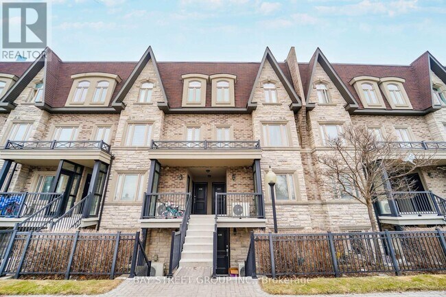 Photo - 320 John St.