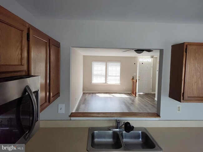 Photo - EDGEWOOD - STONELIEGH SQUARE TOWNHOUSE