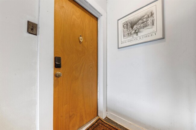 Photo - 1446 Lawson St Unit B