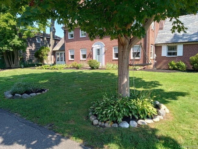 Photo - 47 Monroe St