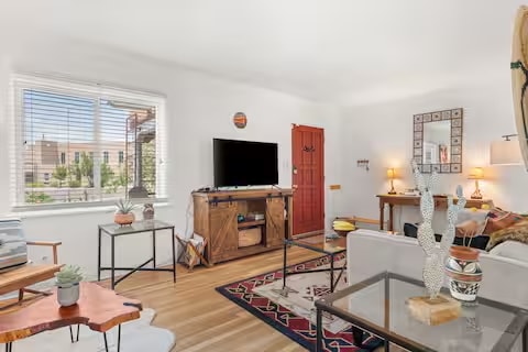 Photo - 438 Richmond Pl NE