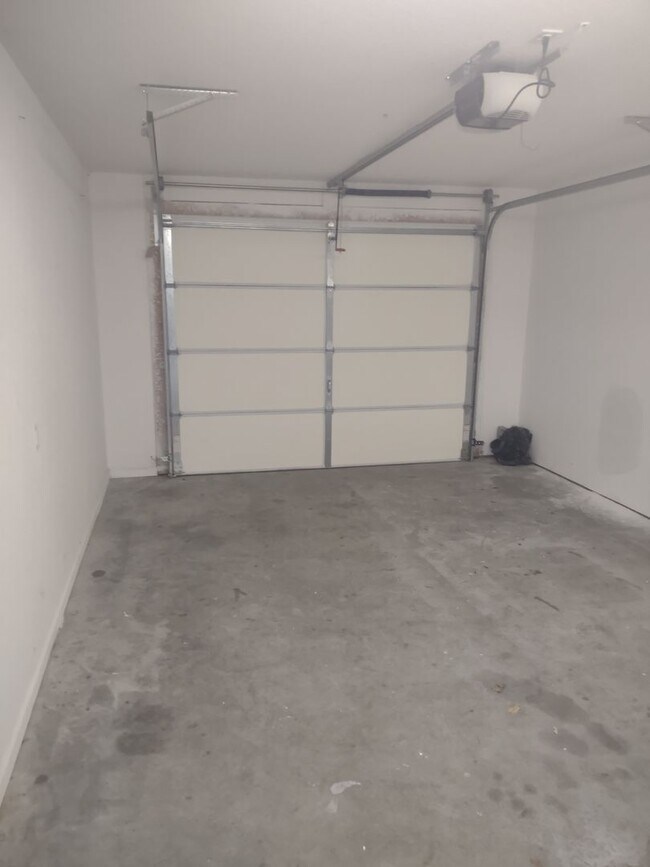 Photo - Corner Tri~Plex Benton KY 3 Bed 2.5 Bathrooms Unit 297 Tara Court