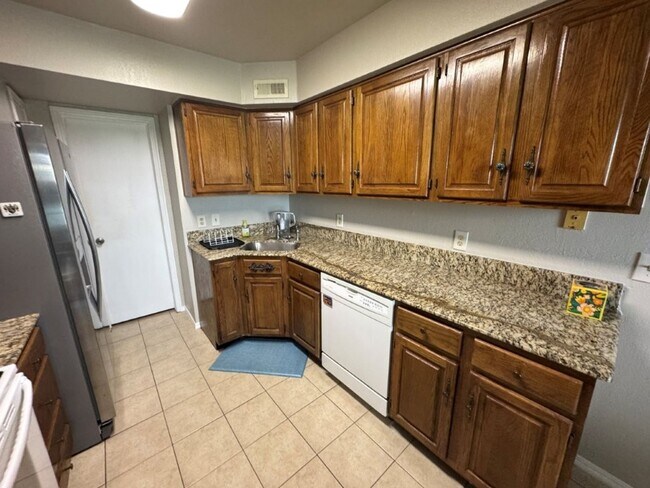Photo - 3-bedroom Condo in Quail Springs area, fully furnished! You only pay Electric and Internet! Unit 27A