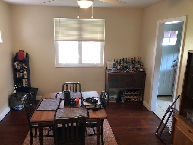 Photo - 7137 Michigan St