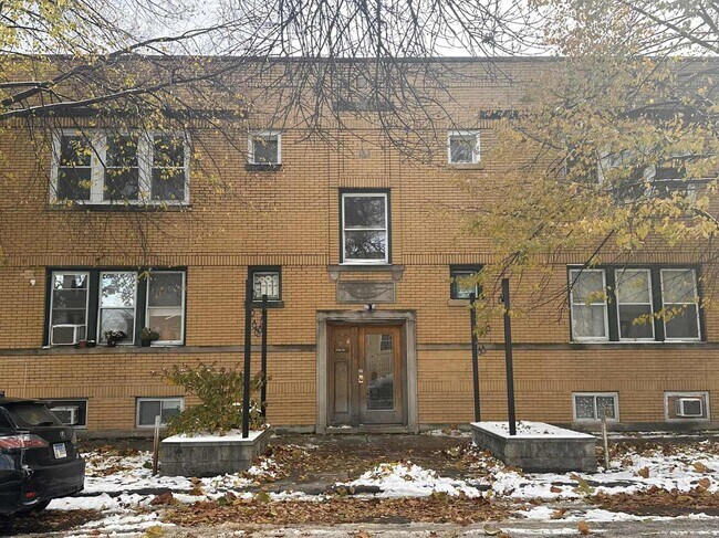 Building Photo - 3719 W Hirsch St Unit 2