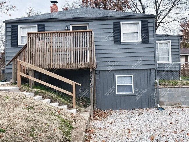 Building Photo - 4808 NE 47th St