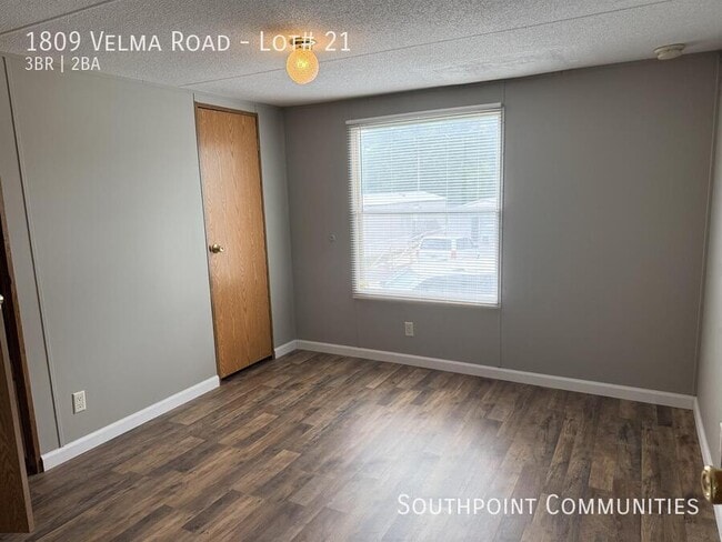 Photo - 1809 Velma Rd