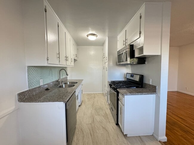 Building Photo - 11330 Ohio Ave