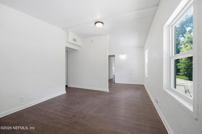 Photo - 5846 Abelia Rd