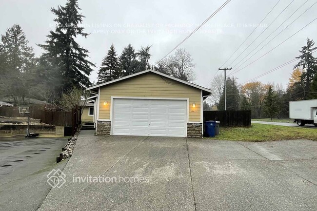 Building Photo - 13421 Des Moines Memorial Dr S