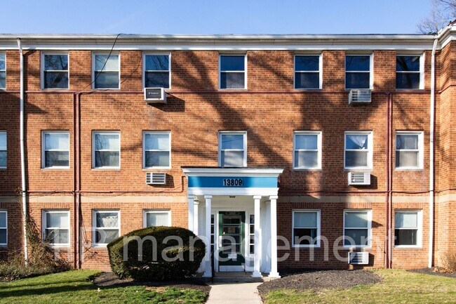 Photo - Spacious 2 BR 1BA Condo in South Euclid - ...